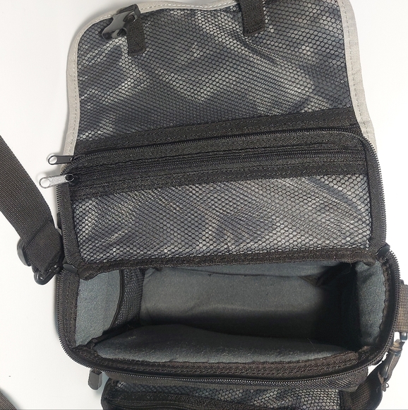 Nikon Compact Digital SLR Accessories Bag, Black Gray - Picture 3 of 14